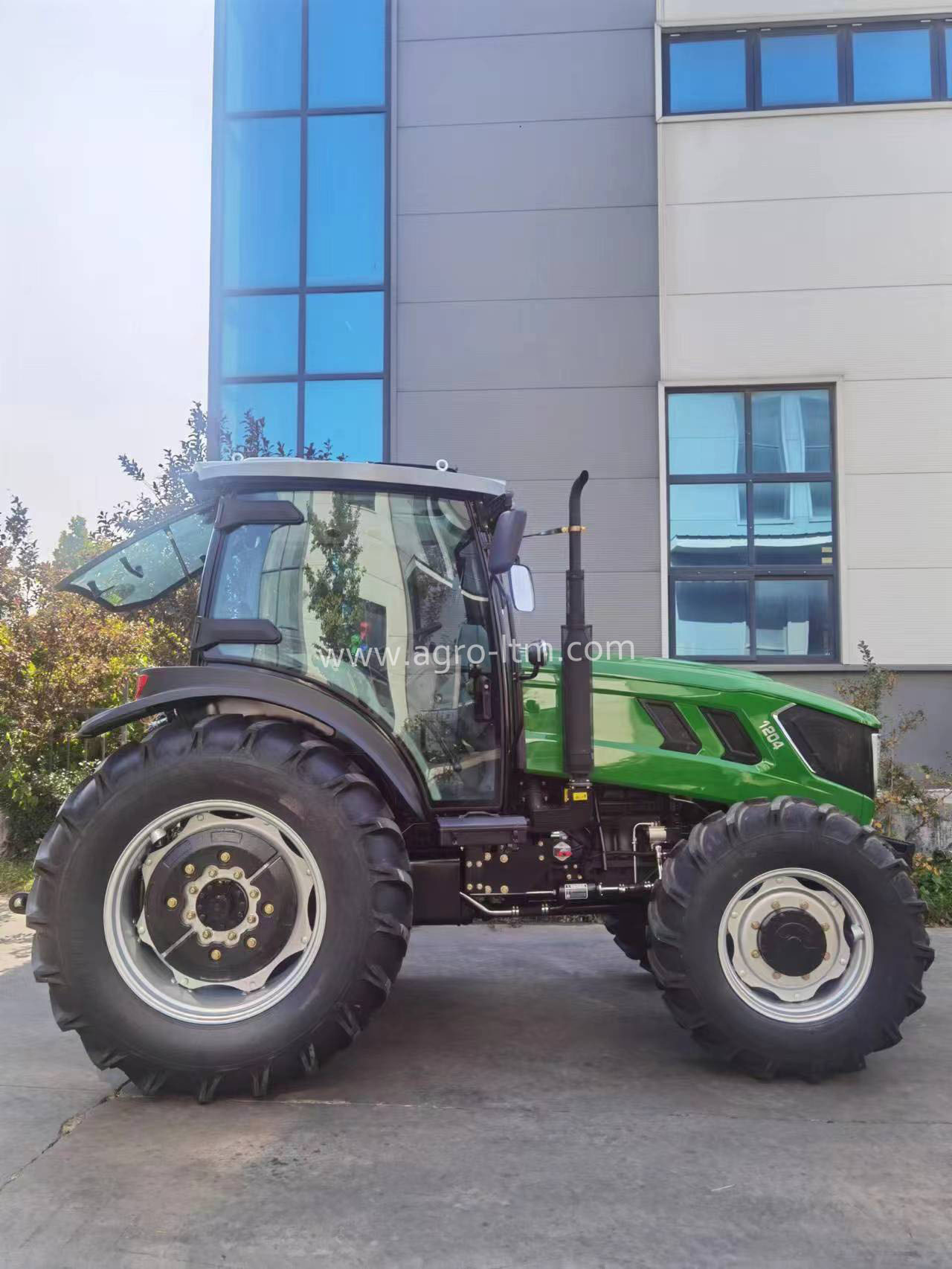 Why Are The Rear Wheels of Tractors Larger? Revealing The Key To Improving The Performance of Agricultural Machinery