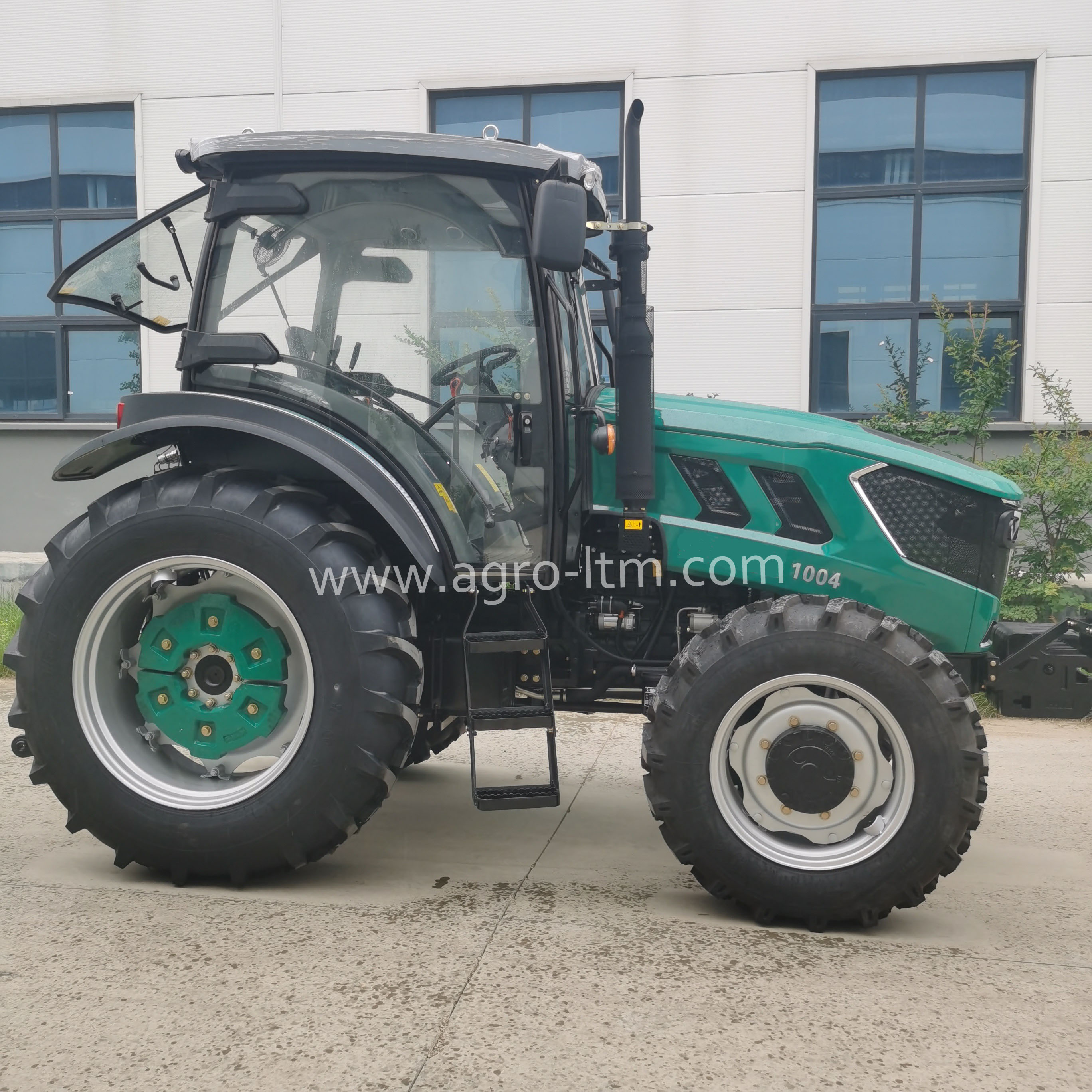 LTM 100 HP Tractor VS John Deere 100 HP Tractor - Who Is The Leader in Smart Agriculture?